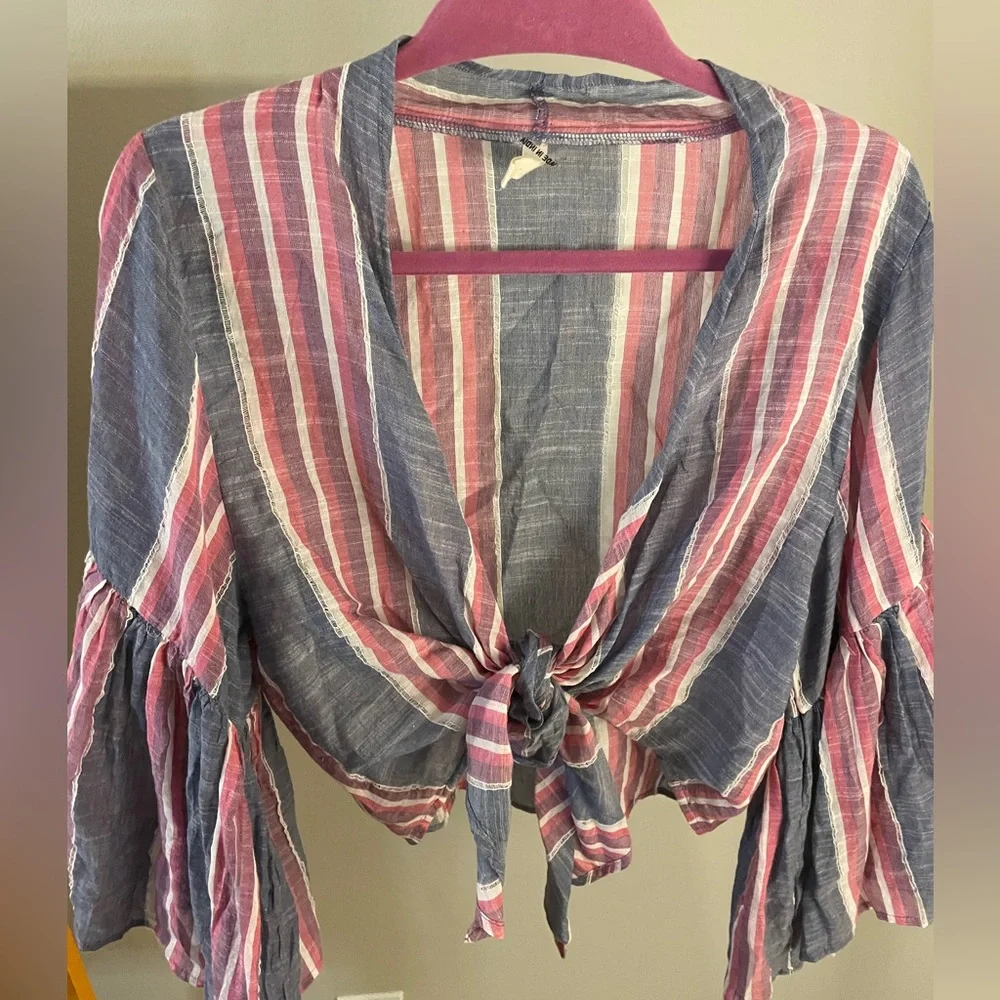 Tie front crop blouse - Picture 3 of 4